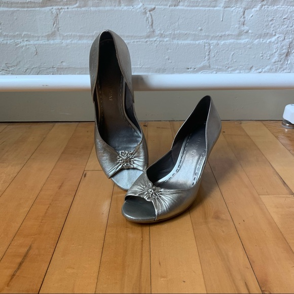 Gianni Bini Silver Peep Toe Heels - Picture 1 of 5